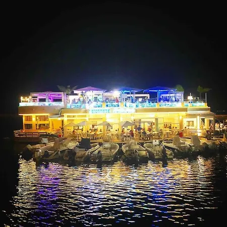 Fabio's Place Apartament Aradeo